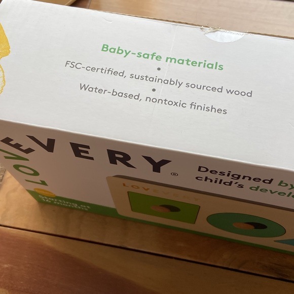 Lovevery Friends of All Shapes Toddler Puzzle 16m - Picture 6 of 7